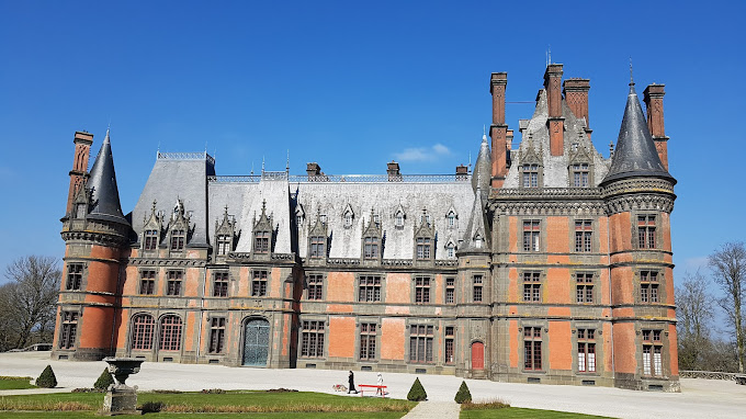 VISITE DU CHATEAU DE TREVAREZ
